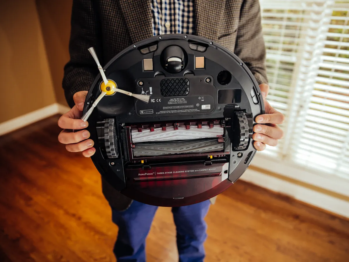 Foto van https://www.cnet.com/reviews/irobot-roomba-980-review/